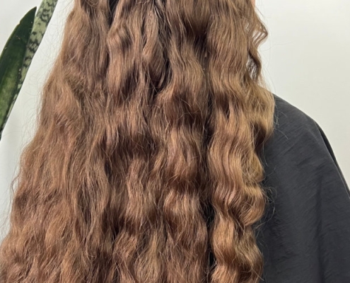 Curly hair and hair dye